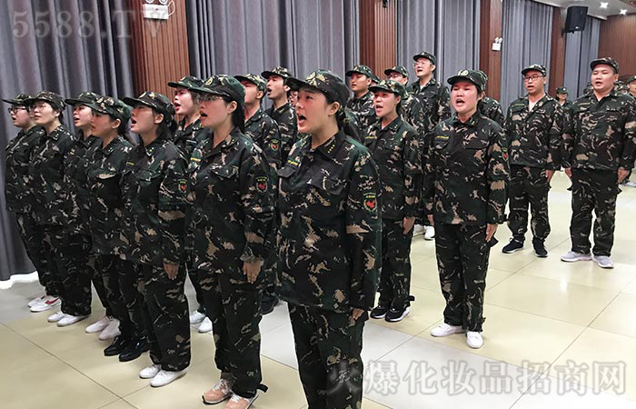 一榮俱榮、一損俱損;一個團隊的榮譽是需要每一個人都用心負(fù)責(zé)參與完成的! 一榮俱榮、一損俱損;一個團隊的榮譽是需要每一個人都用心負(fù)責(zé)參與完成的!